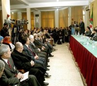 L'indépendance financière de l'Algérie explique les tentatives de certaines parties de la déstabiliser (Ouyahia)