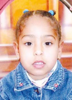 Les habitants de Mahelma consternés                                    Après l'enterrement de la petite Chaïma