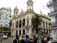 Théâtre indépendant à Oran : expériences et interrogations