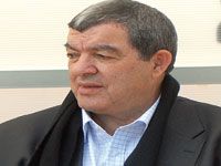 Le coach de la JSK a finalement dirigé la reprise des entraînements                                    Hannachi et Ighil, la réconciliation