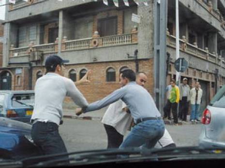 La nouvelle plaie des cités sans âme                                    Batailles rangées entre jeunes à la périphérie d'Alger