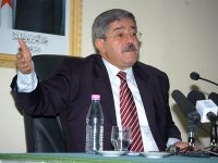 L'Etat algérien empêchera la disparition d'El Hadjar (Ouyahia)