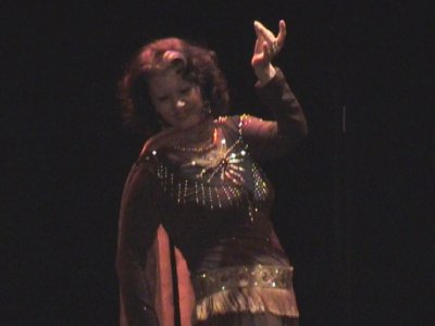 Fatiha BENMOUMENE ; la danse orientale