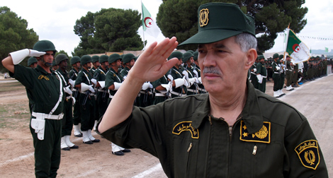 اللواء بوسطيلة ينصب العميد بهلولي قائدا جهويا للدرك بقسنطينة