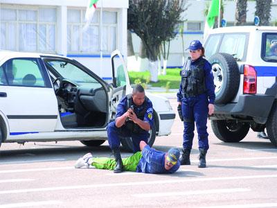 Alger met son expérience antiterroriste à la disposition de Tunis                                    Lutte contre le terrorisme et protection civile