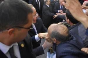 Evènements d’Algérie, Abane Ramdane : Béni oui-oui, Soummam et néo colonialisme