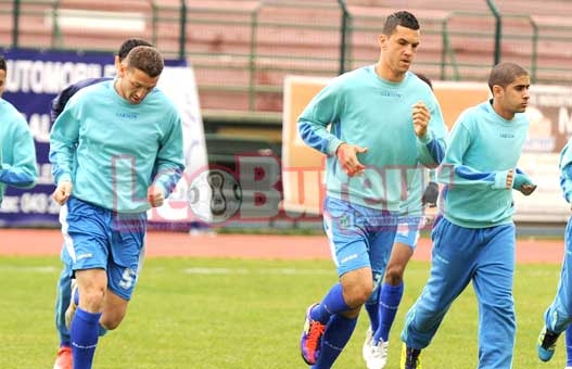 WAT : Le stage débute par une victoire