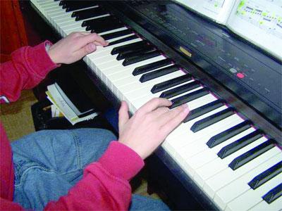 Seules les associations de musique andalouse assurent une relève                                    Absence d'investissement pour la création d'espaces d'initiation culturelle à Constantine