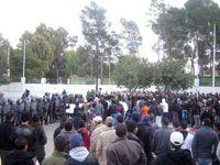 Laghouat renoue avec la protesta après la prière du vendredi                                    Les manifestants réoccupent la place El-Moukawama