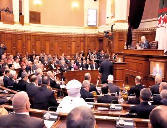 تنافس حاد بين عميد الجامعة وطبيب ورجل أعمال                                    قبيل انتخاب عضو مجلس الأمة بقالمة