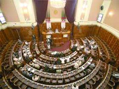 A qui sourira le Sénat '                                    Renouvellement partiel du Conseil de la nation