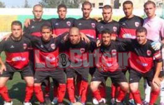 Régionale 1 : JS Azazga 1- RC Boumerdes 0 : Iazouguen gagnent même amoindris