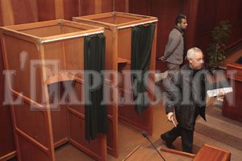 Le RND rafle la mise                                    ALORS QUE LA DEBÂCLE DU FLN SE POURSUIT