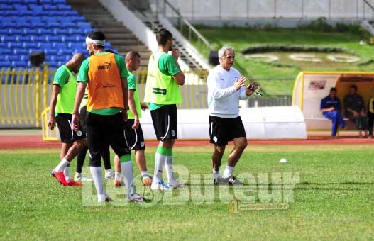 Le sélectionneur parle de ses choix : «Je ne compte pas opérer des changements au niveau de l'axe»