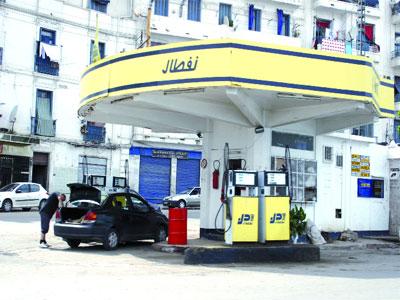 Les exploitants des stations - service accusent le ministère de l'Energie                                    Pénurie d'essence dans les stations - service