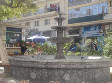 Cadre de vie : Une fontaine érigée à la place Hoche                                    Oran : les autres articles