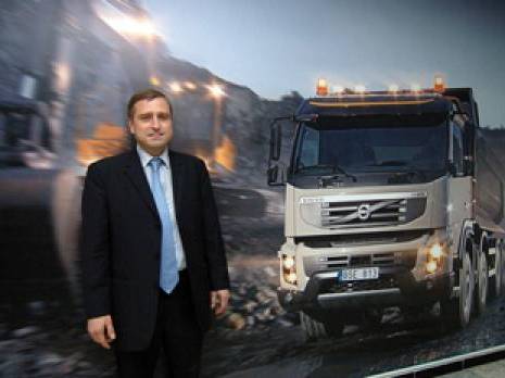 «Ce qui nous différencie des autres, ce sont la qualité, la fiabilité et les hommes»                                    Marco Lenz. Directeur général d'Altruck Company (Volvo Trucks)