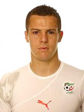 Djamel Mesbah signera aujourd'hui au Milan AC LA PRESSE SPORTIVE ITALIENNE EST FORMELLE