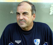 Vie des clubs JSMB / Alain Michel lors de son point de presse hier                                    «Le titre ' Attendons la 20e journée pour voir»