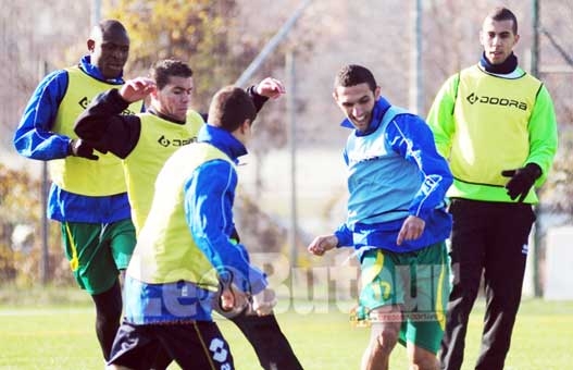 JSK : Le onze relooké de Ighil face au MCA