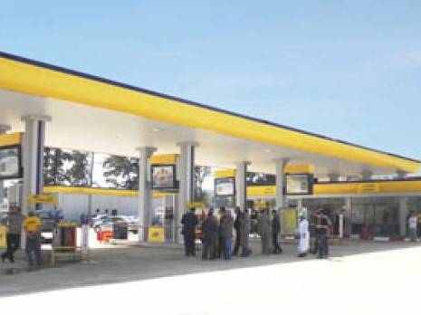 Vive tension sur le fuel                                    Des chaînes interminables davant les stations naftal