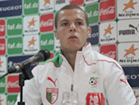 Equipe nationale/ Il a signé hier pour quatre ans et demi à l'AC Milan                                    Mesbah, enfin du lourd pour les Verts !