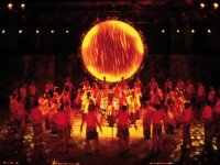Un show à la broadway                                    Spectacle de danse « Fire of Anatolia » à Alger