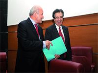 ISSAD REBRAB PRESENTE LE LIVRE QUI RETRACE SON ITINERAIRE                                    Biographie d'un capitaine d'industrie