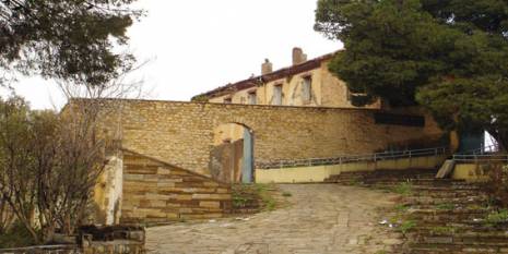 A quand la réouverture'                                    Bordj El Mokrani à Bordj Bou Arréridj