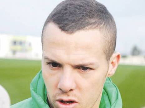 «Ce serait prétentieux de dire qu'on remportera la CAN»                                    Djamel Mesbah. Défenseur de la sélection nationale