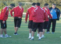 Vie des clubs CRB / Alors que son équipe carbure à plein régime                                    Menad : «Il est prématuré de parler de titre»