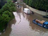Deux morts et un bébé porté disparu dans des inondations au Liban