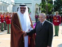 Coup d'accélerateur à la coopération économique                                    Visite de l'émir du qatari à alger
