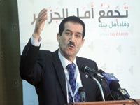 Amar Ghoul l'a déclaré hier lors d'une conférence de presse                                    'Nous sommes corps et âme avec Bouteflika