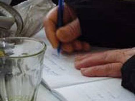 A 72 ans, Younès a appris à lire et à écrire                                    Alphabétisation