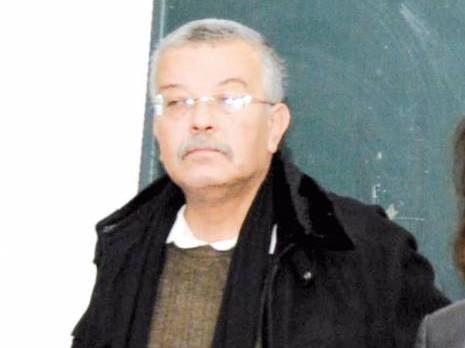 Le courageux combat du professeur Kamel Bouzid                                    Un homme face au drame des cancéreux