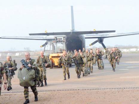 L'Algérie autorise le survol des avions français                                    Guerre au Nord du Mali