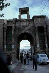 Arc de triomphe dit de Caracalla,  214