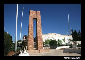 Cimetière des Martyrs (Makbara chouhada) à l'entrée de Hennaya en venant de Tlemcen