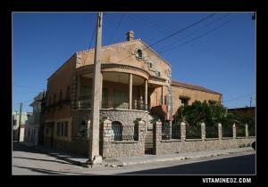 Villa de style colonial à Hennaya (Eugène Etienne)