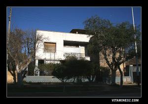 Villa de style colonial à Ain Youcef (Lavayssière)