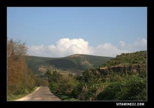 Le Mausolée de Béni Ghenane au sommet de la montagne.