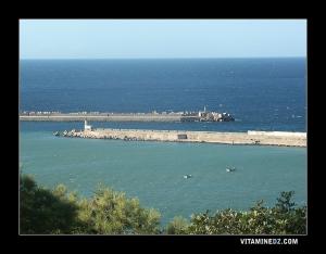 Les deux balises de la jetée Est et la Jetée Ouest du Port de Ténès