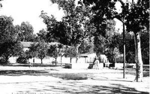 Pont de l'Isser - Les écoles et la Place
