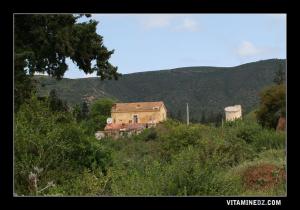 Vieille batisse coloniale  à Beni Ghenan