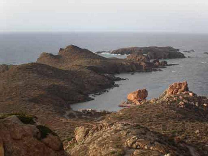ILES HABIBAS LA BAIE DES PECHEURS VUE DU PHARE