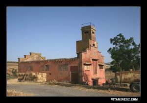 Cave (M.E 1936) à la sortie de Aïn Kihal vers Tlemcen