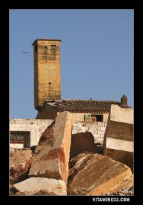 Ancienne usine de marbre au village Errokham, le gisement se trouve dans les environs