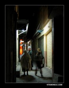 Ruelle qui mène à la place du marché.