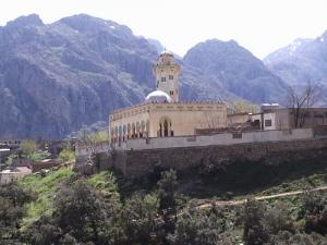 Vue sur Ait erguene et sa mosquée